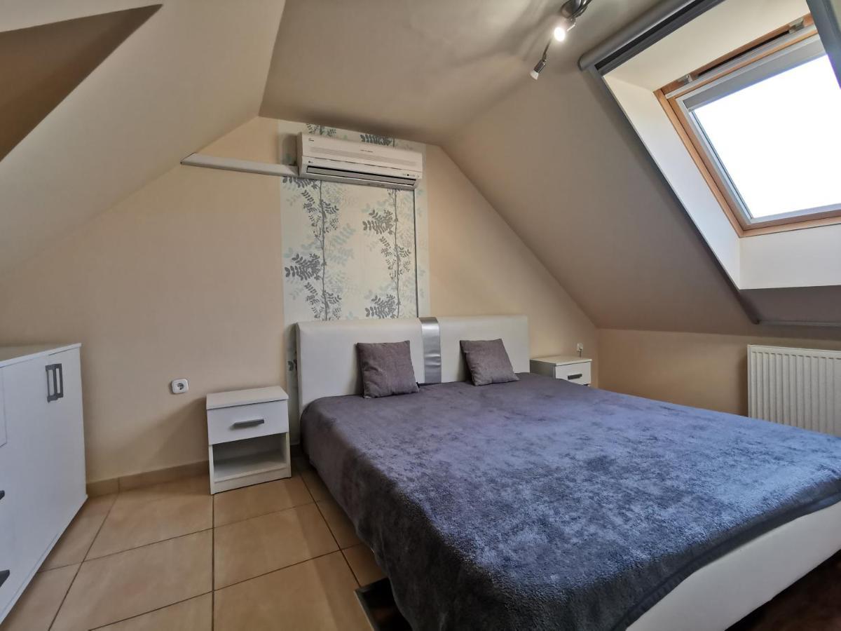 Galery Apartman ยูลา ภายนอก รูปภาพ